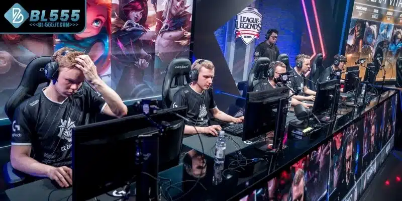 Theo dõi phong độ đội tham gia